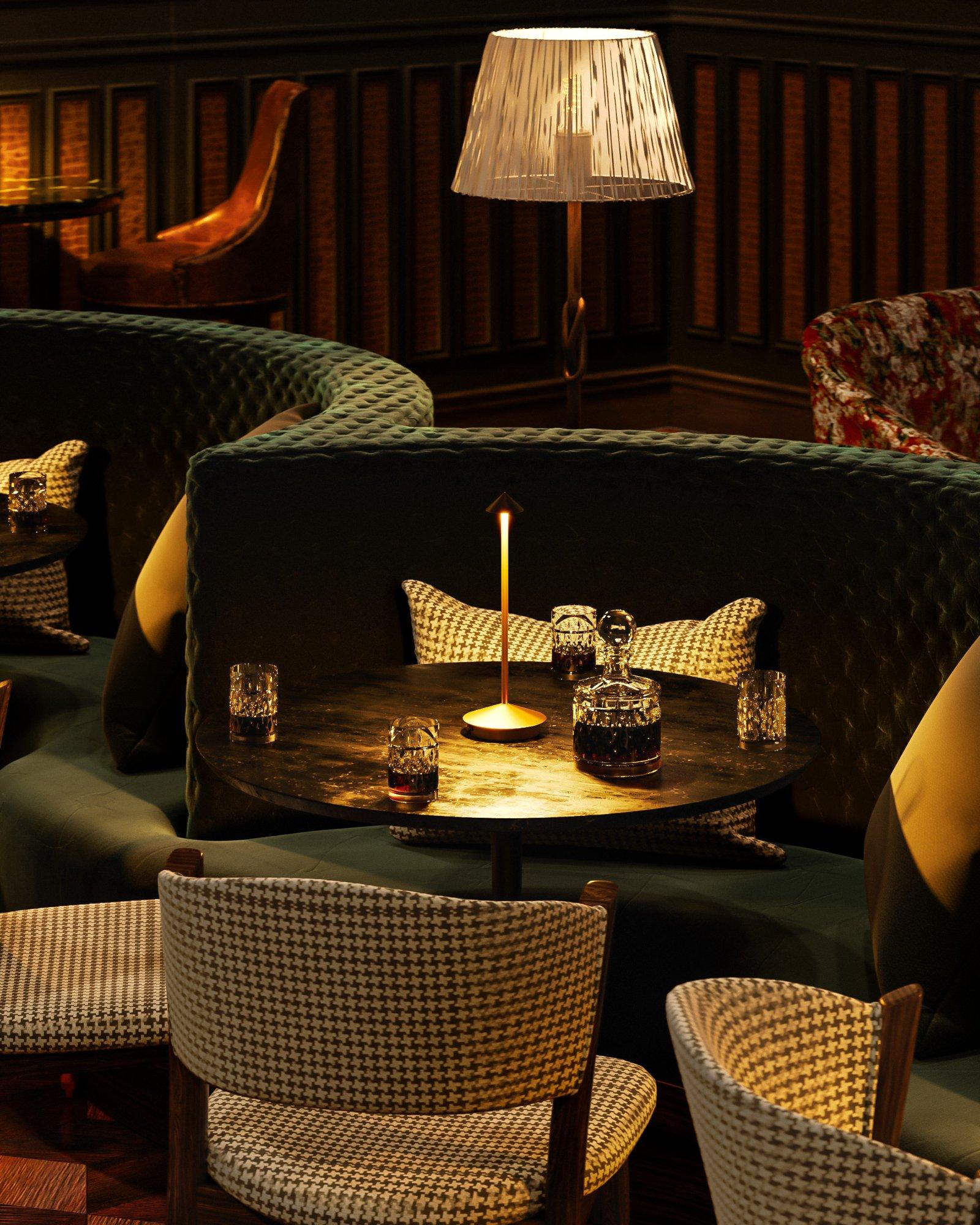 Bar Moody Style — cocktail bar interior visualization, dark atmospheric aesthetic